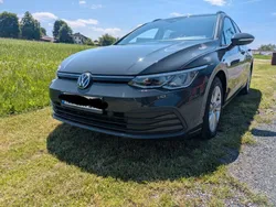 Grau Gebraucht 2021 VW Golf VIII Life Kombi | 19.990 € (Fairer Preis)