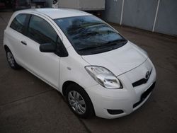 Weiß Gebraucht 2010 Toyota Yaris Cool Kleinwagen | 2.999 € (Fairer Preis)