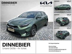 Grün (metallic) Gebraucht 2023 Kia Ceed Spirit Limousine | 25.440 € (Fairer Preis)