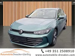 Maripositgrün Gebraucht 2024 VW Passat Business Kombi | 31.880 € (Etwas zu teuer)