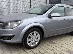 Silber Gebraucht 2010 Opel Astra Kombi | 3.990 € (Guter Preis)