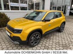Gelb Gebraucht 2024 Jeep Avenger EV Altitude SUV | 32.290 € (Fairer Preis)