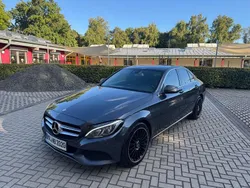 Grau Gebraucht 2016 Mercedes C220 Avantgarde Limousine | 11.199 €