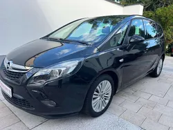 Schwarz Gebraucht 2016 Opel Zafira Tourer Edition Van / Kleinbus | 7.900 € (Fairer Preis)