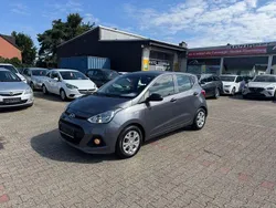 Grau Gebraucht 2016 Hyundai i10 Classic Kleinwagen | 6.999 € (Fairer Preis)