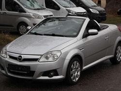 Silber Gebraucht 2004 Opel Tigra Basis Cabrio | 2.970 € (Teuer)