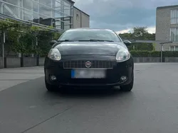 Schwarz Gebraucht 2009 Fiat Grande Punto Kleinwagen | 2.200 € (Guter Preis)