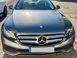 Grau Gebraucht 2016 Mercedes E200 Avantgarde Limousine | 24.200 € (Fairer Preis)