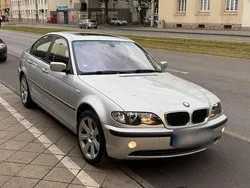 Silber Gebraucht 2002 BMW 320 Limousine | 4.200 €