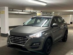 Grau Gebraucht 2019 Hyundai Tucson Trend SUV | 15.500 € (Fairer Preis)