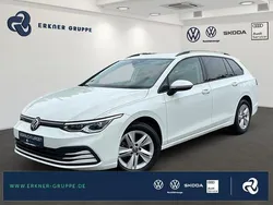 Pure white Gebraucht 2023 VW Golf VIII Life Kombi | 23.399 € (Fairer Preis)