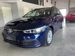 Blau Gebraucht 2023 VW Golf VIII Life Kombi | 24.290 € (Guter Preis)
