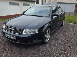Blau Gebraucht 2002 Audi A4 Limousine | 2.200 € (Fairer Preis)