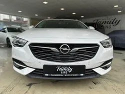 Weiß Gebraucht 2018 Opel Insignia Limousine | 16.999 € (Fairer Preis)