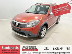 Feuerrot Gebraucht 2010 Dacia Sandero Kleinwagen | 2.469 € (Fairer Preis)