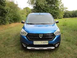 Blau Gebraucht 2018 Dacia Lodgy Lauréate Van / Kleinbus | 12.400 € (Teuer)