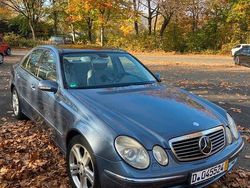Blau Gebraucht 2005 Mercedes E280 Avantgarde Limousine | 6.000 € (Fairer Preis)