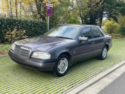 Grau Gebraucht 1995 Mercedes 180 Limousine | 1.950 €