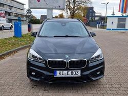 Schwarz Gebraucht 2016 BMW 218 Gran Tourer Van / Kleinbus | 10.999 € (Fairer Preis)