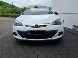 Weiß Gebraucht 2017 Opel Astra Active Coupé | 13.500 € (Fairer Preis)