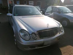 Silber Gebraucht 2004 Mercedes E280 Kombi | 1.100 €