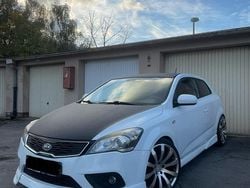 Weiß Gebraucht 2012 Kia Ceed GT Kleinwagen | 2.800 € (Guter Preis)