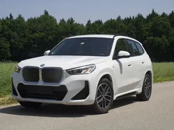 Weiß Gebraucht 2024 BMW iX1 Performance SUV | 44.900 € (Guter Preis)
