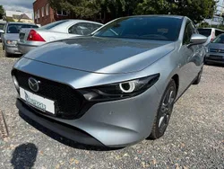Silber Gebraucht 2020 Mazda 3 Selection Limousine | 16.990 € (Fairer Preis)