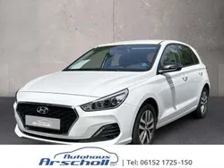 Weiss Gebraucht 2020 Hyundai i30 YES! Limousine | 17.990 € (Fairer Preis)