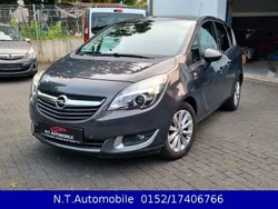Grau Gebraucht 2016 Opel Meriva Van / Kleinbus | 5.700 € (Fairer Preis)