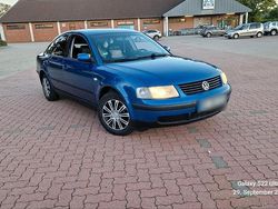 Blau Gebraucht 1998 VW Passat Limousine | 1.250 € (Fairer Preis)
