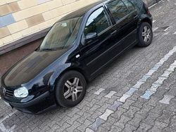 Schwarz Gebraucht 2001 VW Golf IV Kleinwagen | 2.999 € (Fairer Preis)