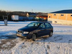 Blau Gebraucht 2001 Skoda Fabia Kleinwagen | 1.390 € (Etwas zu teuer)