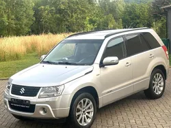 Silber Gebraucht 2012 Suzuki Grand Vitara SUV | 11.990 € (Teuer)