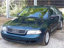 Grün Gebraucht 1994 Audi A4 Limousine | 650 €