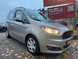 Silber Gebraucht 2018 Ford Tourneo Courier Trend Van / Kleinbus | 10.450 € (Fairer Preis)
