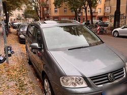 Grau Gebraucht 2006 VW Touran Van / Kleinbus | 5.300 € (Teuer)