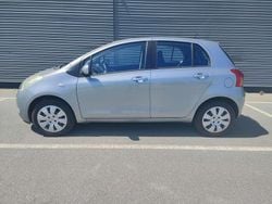 Medium silver metallic Gebraucht 2007 Toyota Yaris Sol Kleinwagen | 2.900 € (Fairer Preis)