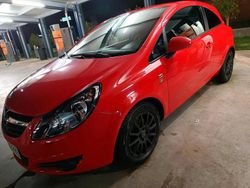 Rot Gebraucht 2010 Opel Corsa Coupé | 2.749 € (Teuer)
