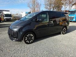 Grau Gebraucht 2023 Hyundai Staria Signature Van | 45.900 € (Etwas zu teuer)