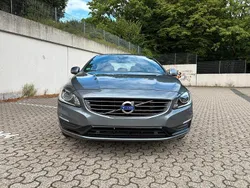 Grau Gebraucht 2018 Volvo S60 Linje Svart Limousine | 13.500 €