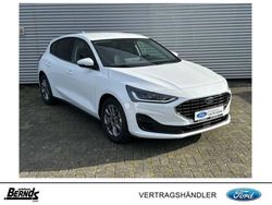 Frozen white Neu 2025 Ford Focus Titanium Limousine | 27.390 € (Guter Preis)
