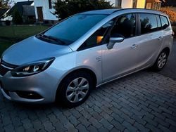 Silber Gebraucht 2017 Opel Zafira Tourer Edition Van / Kleinbus | 10.000 € (Guter Preis)