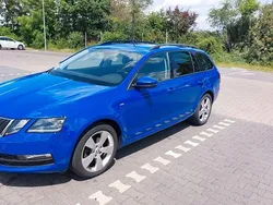 Blau Gebraucht 2018 Skoda Octavia Clever Kombi | 11.500 € (Guter Preis)