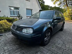 Blau Gebraucht 2003 VW Golf IV Kombi | 1.000 €