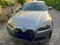 Grau Gebraucht 2023 BMW i4 Limousine | 40.900 € (Fairer Preis)