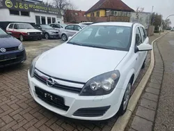 Weiß Gebraucht 2006 Opel Astra Edition+ Limousine | 3.300 € (Etwas zu teuer)