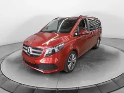 Hyazinthrot metallic Gebraucht 2023 Mercedes V250 Edition Van / Kleinbus | 53.290 € (Superpreis)
