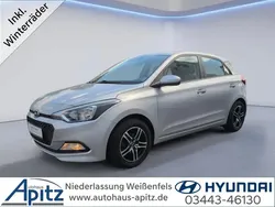 Silber Gebraucht 2016 Hyundai i20 Classic Limousine | 8.990 € (Fairer Preis)