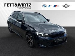 Saphirschwarz metallic Neu 2025 BMW 320 M Sport Kombi | 58.490 € (Etwas zu teuer)